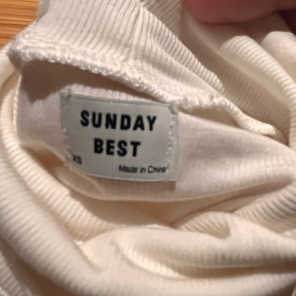 aritzia sunday best turtleneck - Picture 2 of 2